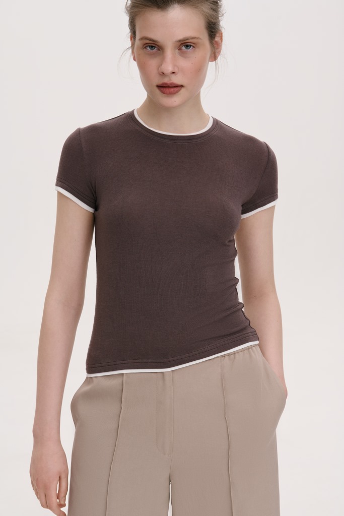 МІНІМАЛІСТИЧНА ФУТБОЛКА  1176 зображення